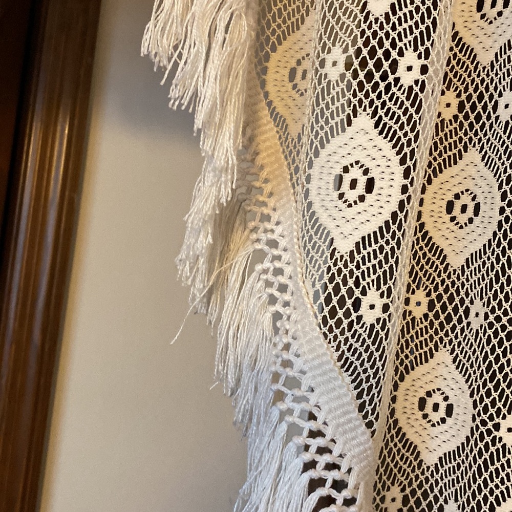 Pair cream lace curtains swag sides 64” x38” 2 valances 54”x 16” - Picture 4 of 6